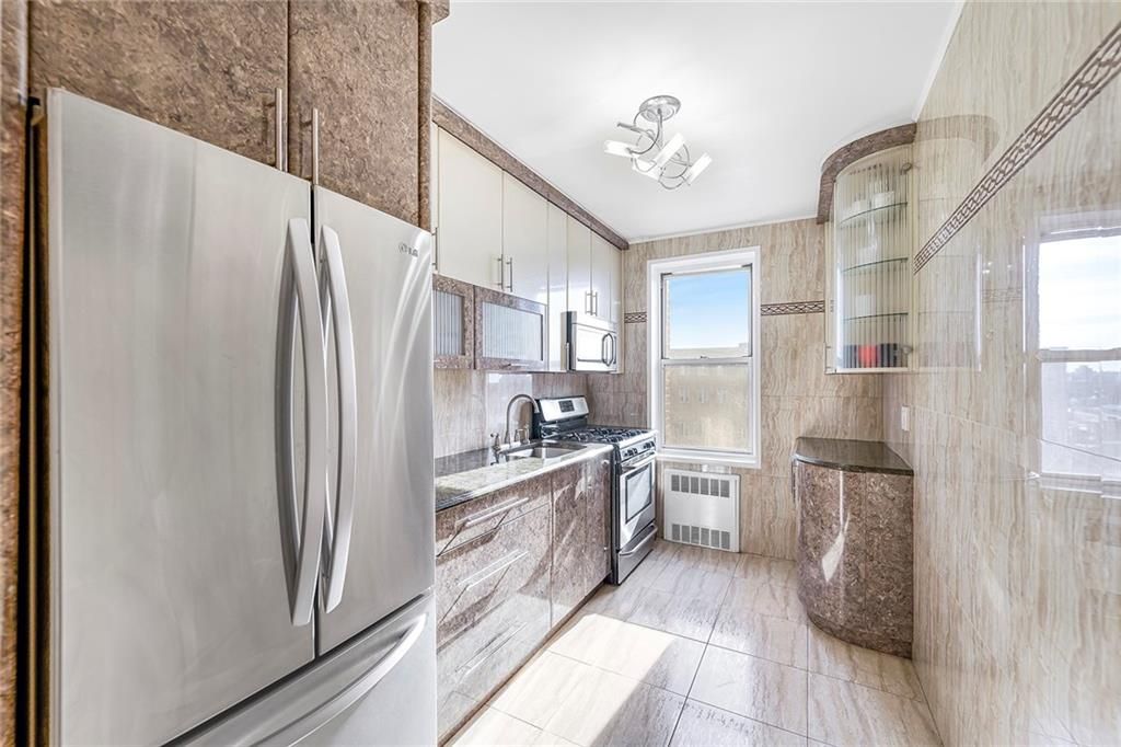 Photo of 702 Kathleen Place #6D, Brooklyn, NY 11234 (MLS # 498139)