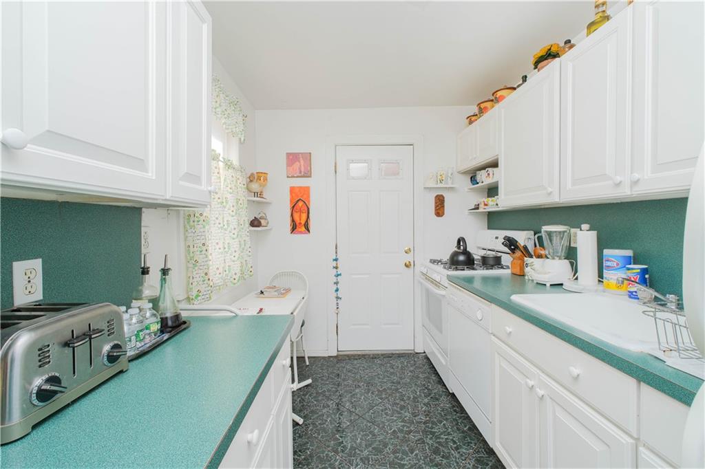266 Wakeman Place, Brooklyn, New York image 9