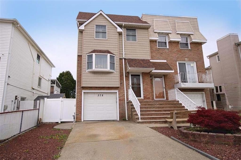 Photo of 378 Gurley Avenue, Staten Island, NY 10308 (MLS # 500488)