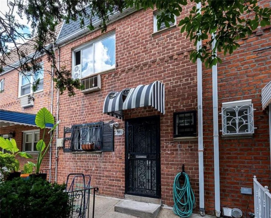 Photo of 971 Schenck Avenue, Brooklyn, NY 11207 (MLS # 494439)