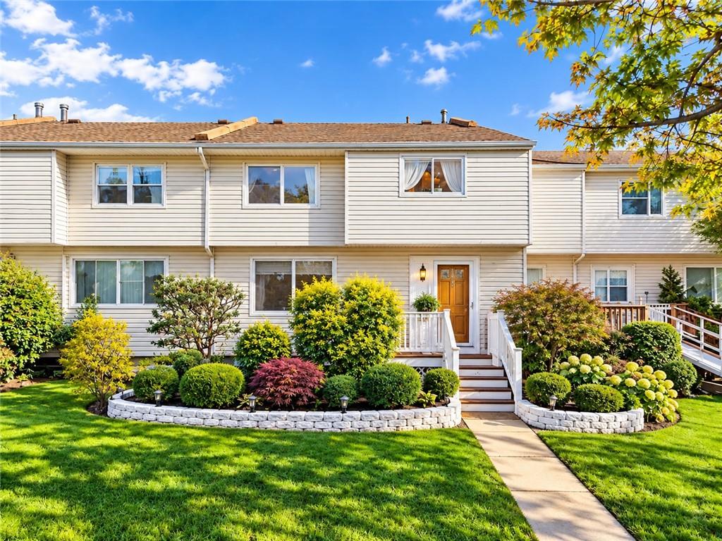 Photo of 543 Willow Road #1, Staten Island, NY 10314 (MLS # 505740)