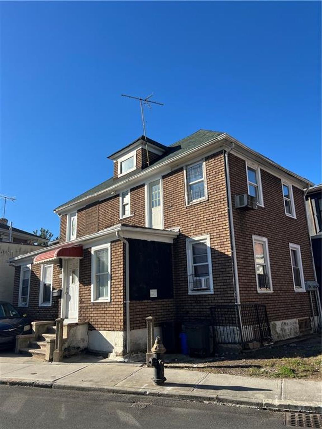 Photo of 53 Brighton 1st Place, Brooklyn, NY 11235 (MLS # 497845)