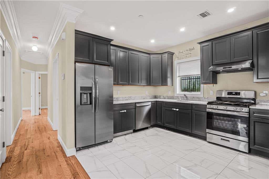 Photo of 64 Butler Place, Staten Island, NY 10305 (MLS # 503596)
