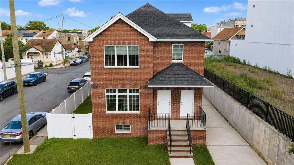 Photo of 64 Butler Place, Staten Island, NY 10305 (MLS # 503596)