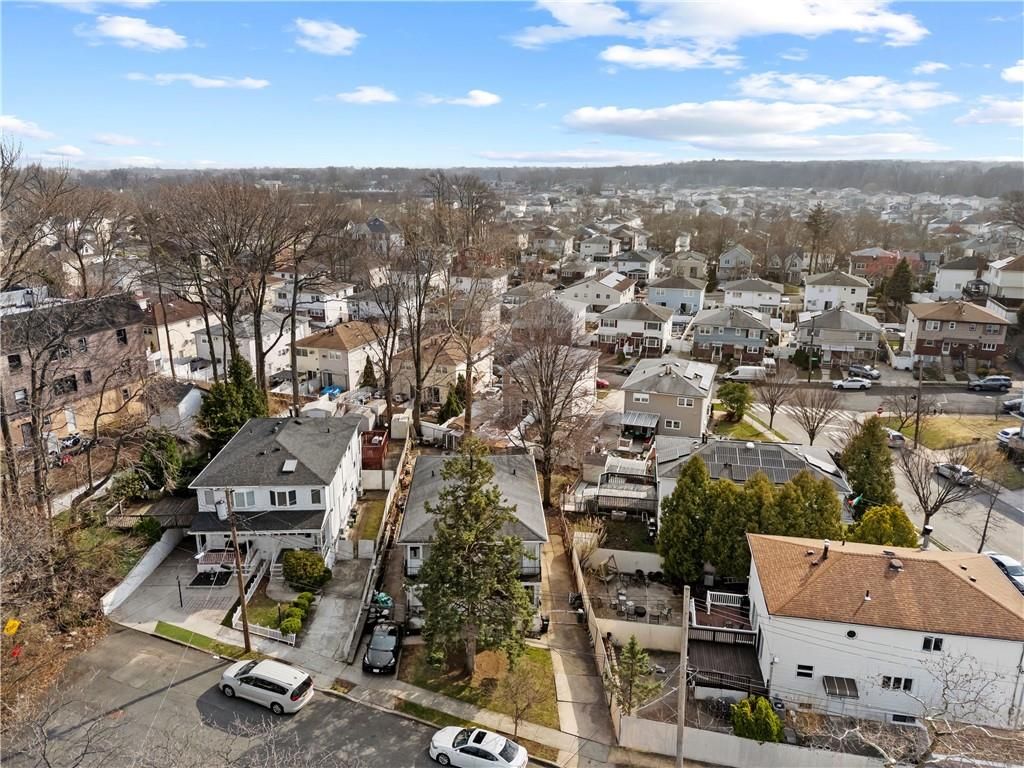 Photo of 110 Bishop Street, Staten Island, NY 10306 (MLS # 499965)