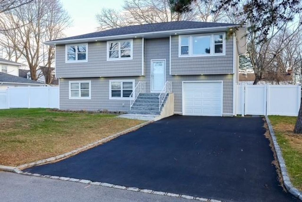 Photo of 75 Fillmore Avenue, Deer Park, NY 11729 (MLS # 502522)