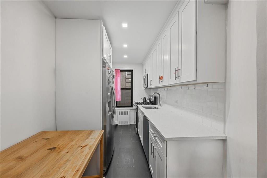 9040 Fort Hamilton Parkway #2I, Brooklyn, New York image 3