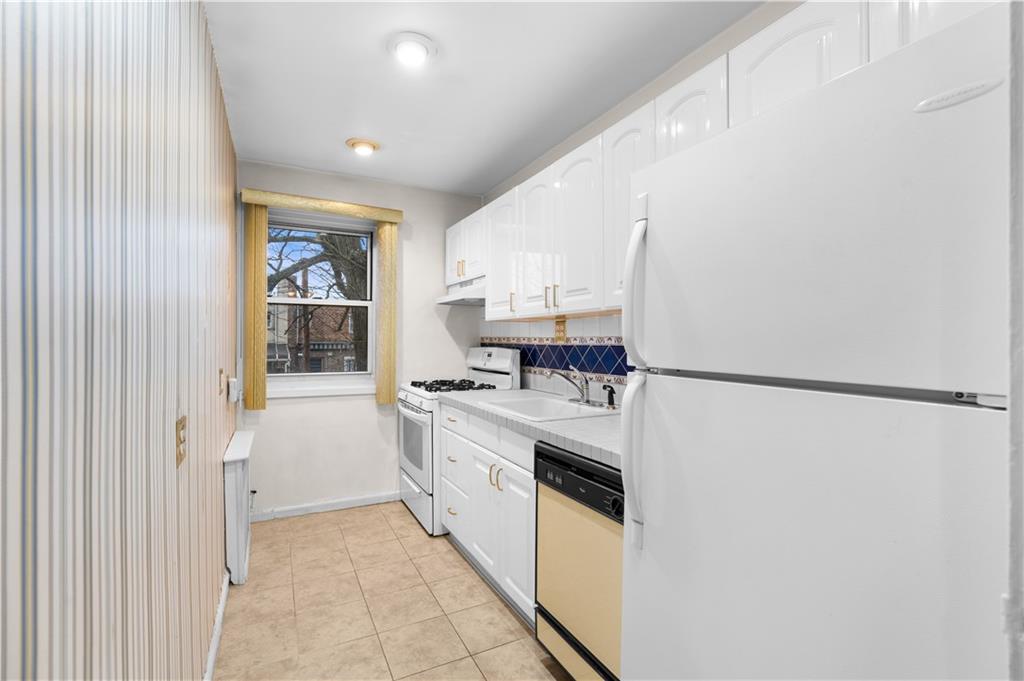 379 Bay 8th Street #2B, Brooklyn, New York image 13