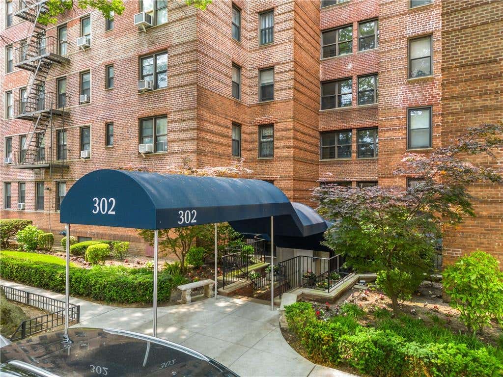 Photo of 302 96th Street #4G, Brooklyn, NY 11209 (MLS # 503469)