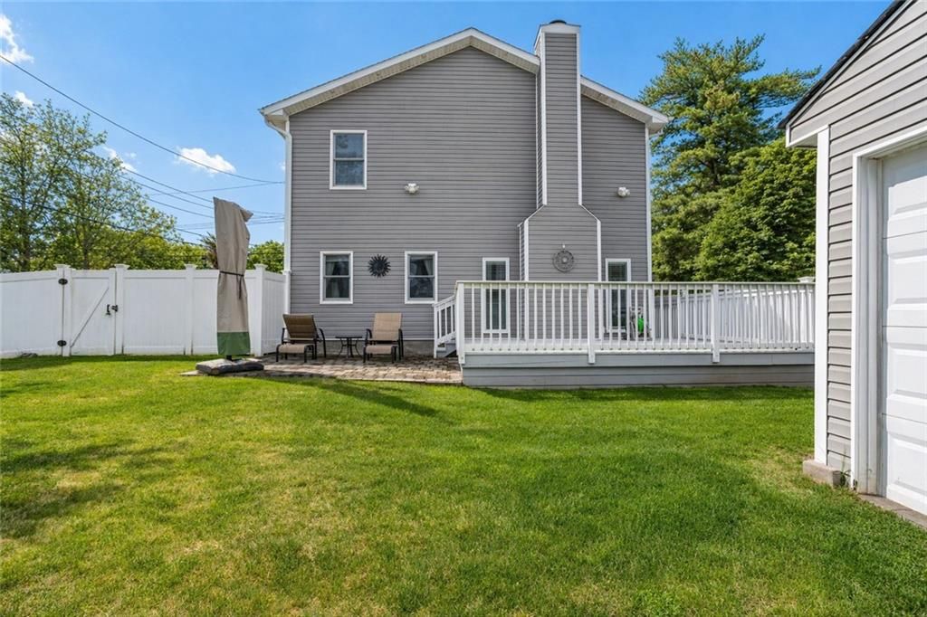 Photo of 305 Woodvale Avenue, Staten Island, NY 10309 (MLS # 500822)