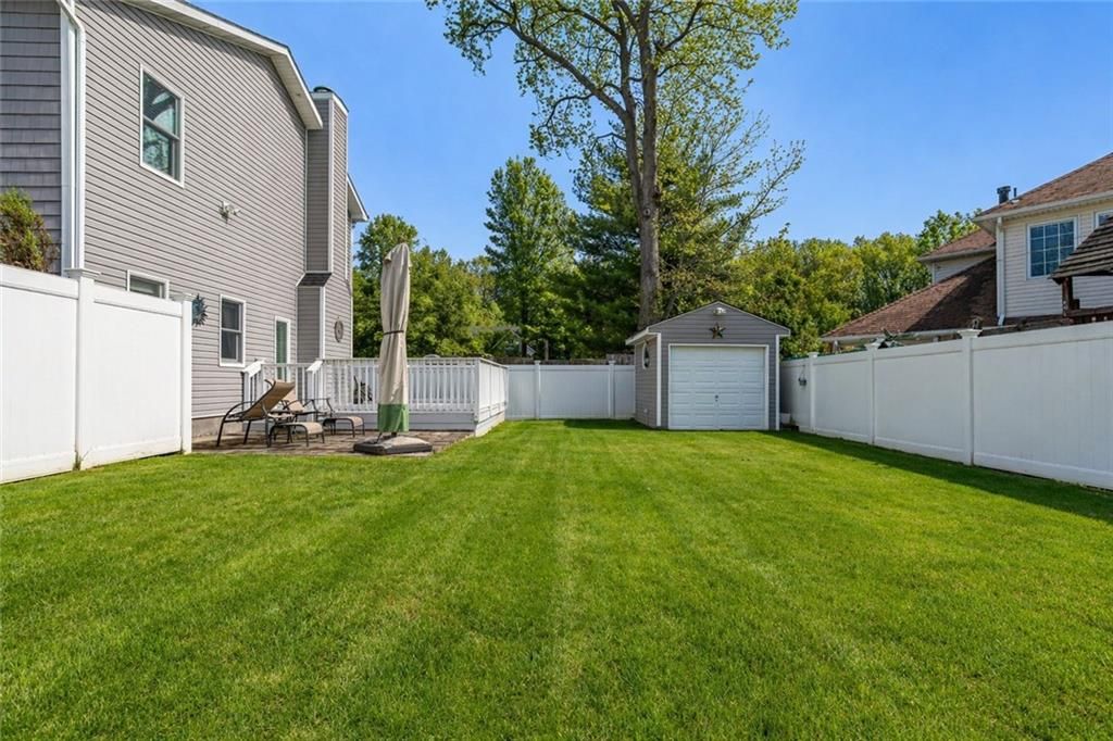 Photo of 305 Woodvale Avenue, Staten Island, NY 10309 (MLS # 500822)