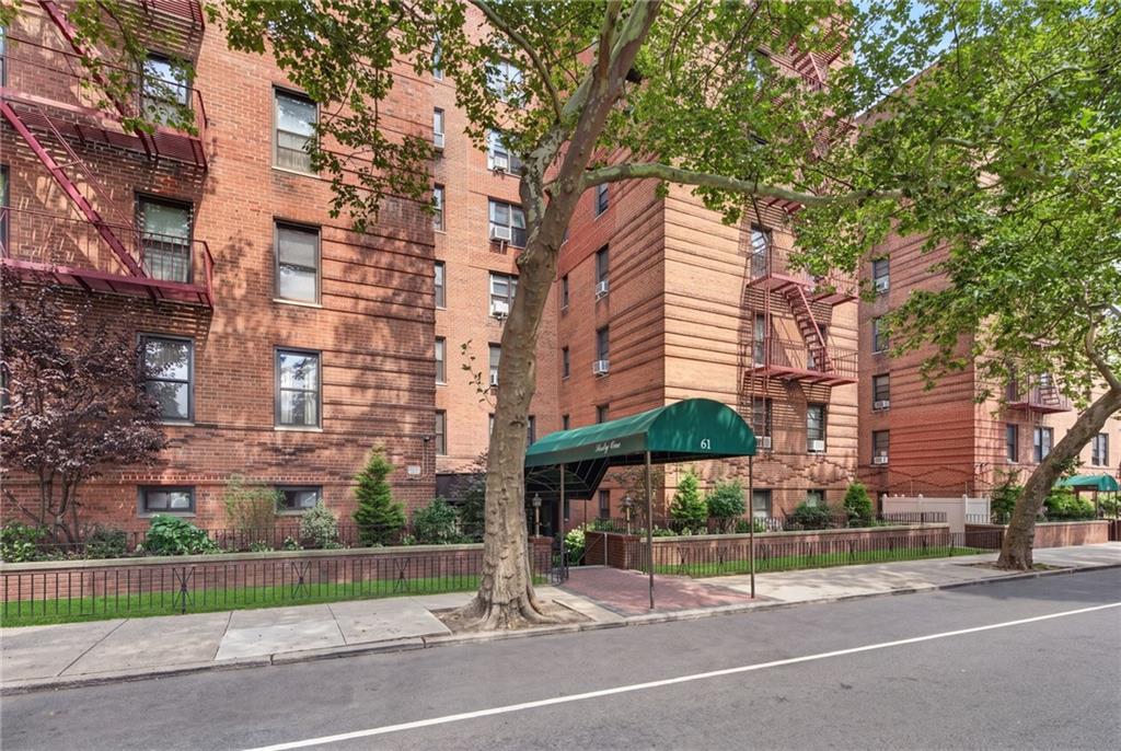 Photo of 61 Oliver Street #3D, Brooklyn, NY 11209 (MLS # 504518)