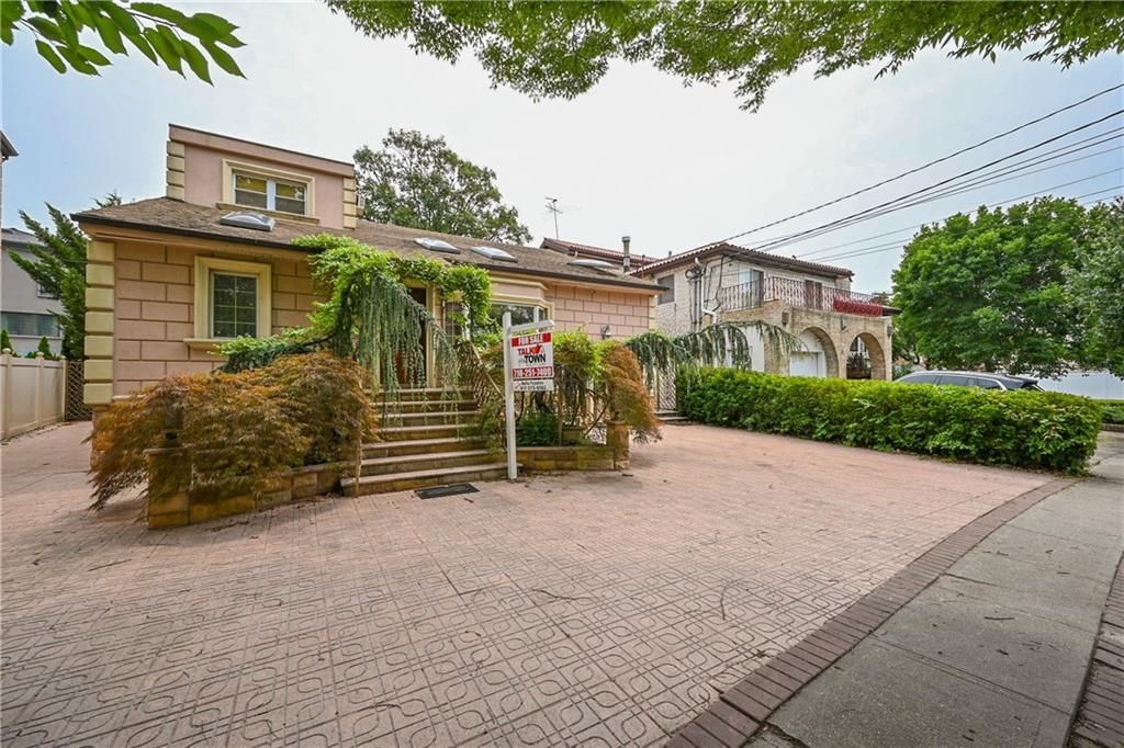 Photo of 47 Gaylord Drive, Brooklyn, NY 11234 (MLS # 494386)