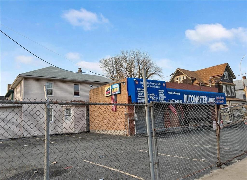 Photo of 661 Cary Avenue, Staten Island, NY 10310 (MLS # 505372)