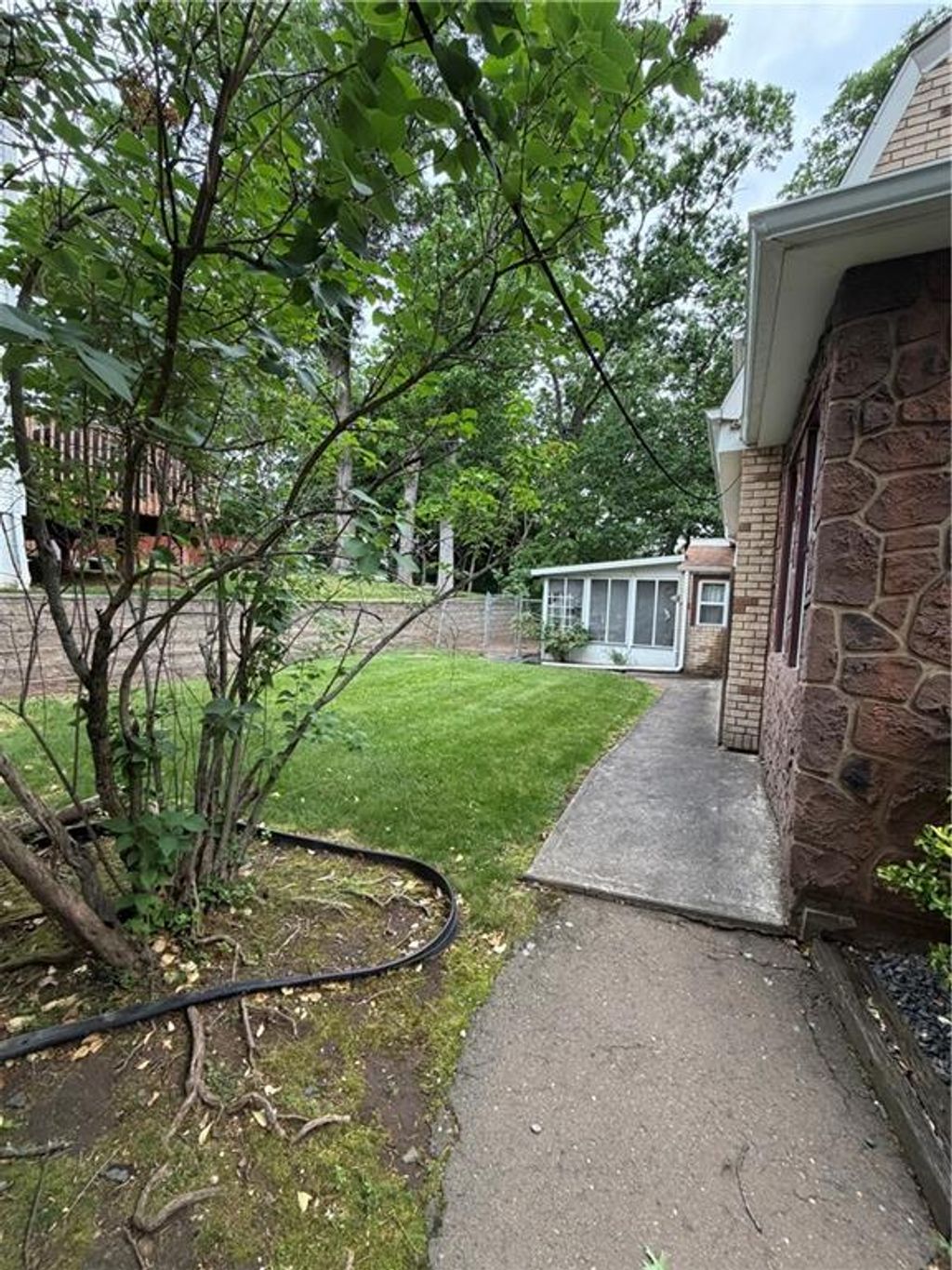 Photo of 81 Hillside Terrace, Staten Island, NY 10308 (MLS # 501616)