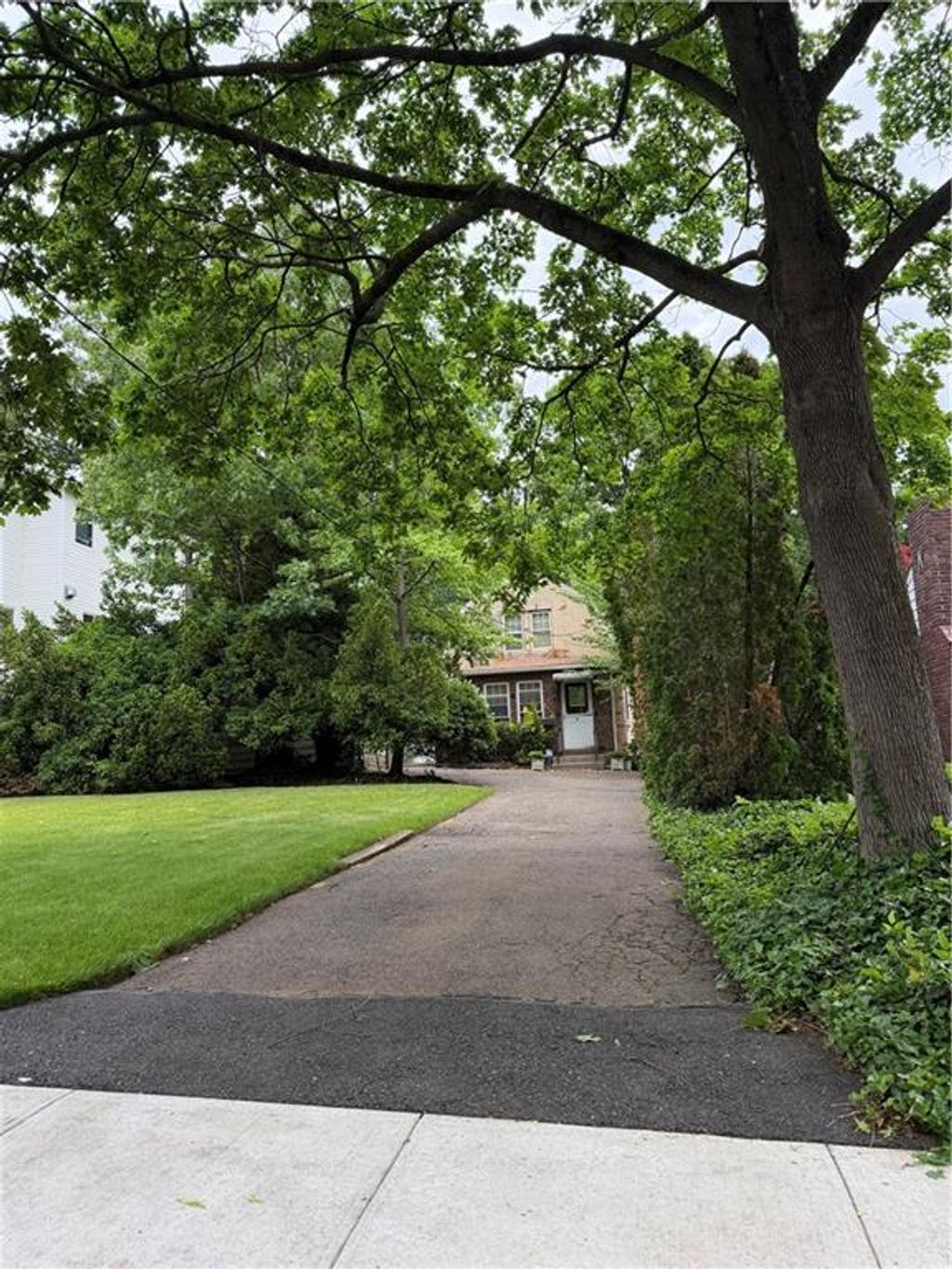 Photo of 81 Hillside Terrace, Staten Island, NY 10308 (MLS # 501616)