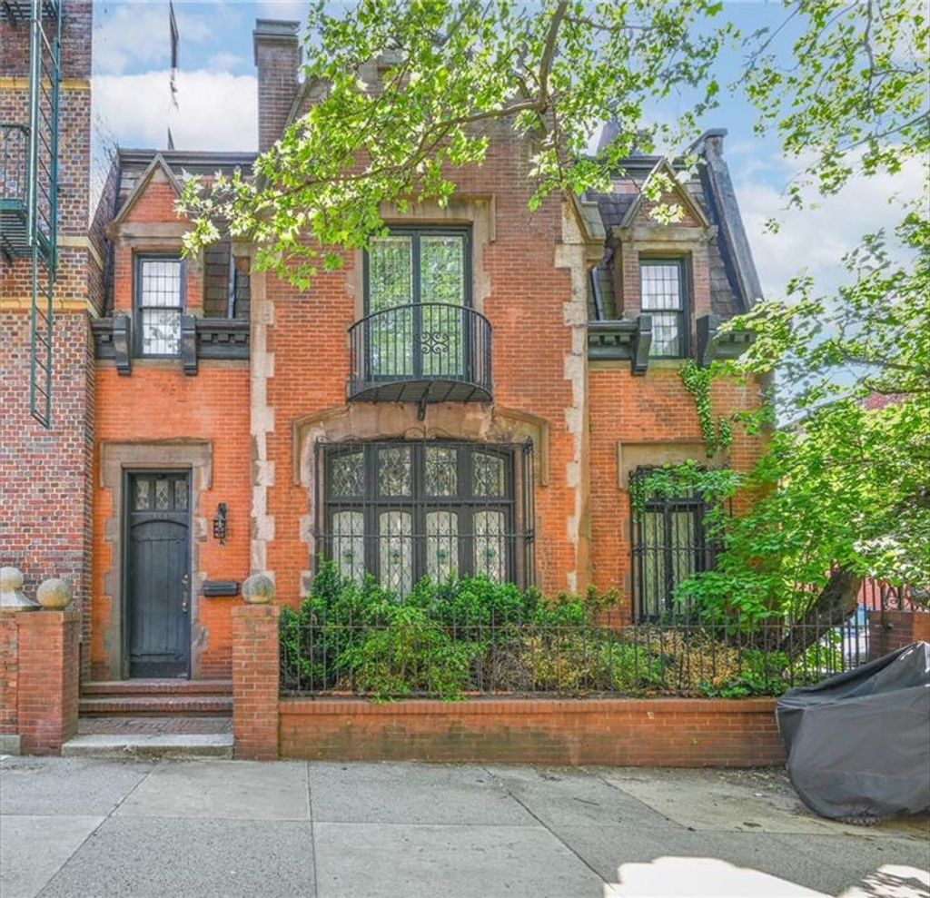 Photo of 860 Union Street, Brooklyn, NY 11215 (MLS # 492575)