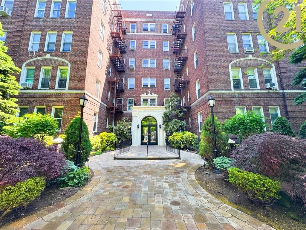 Photo of 763 Ocean Parkway #4J, Brooklyn, NY 11230 (MLS # 501629)