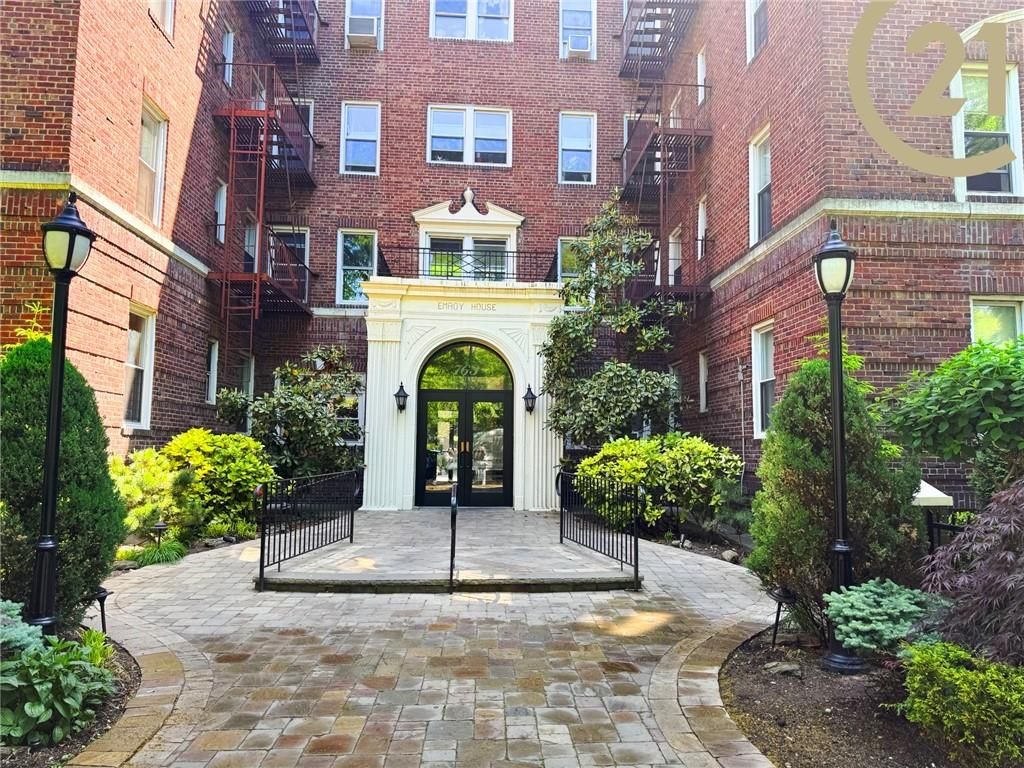 Photo of 763 Ocean Parkway #4J, Brooklyn, NY 11230 (MLS # 501629)