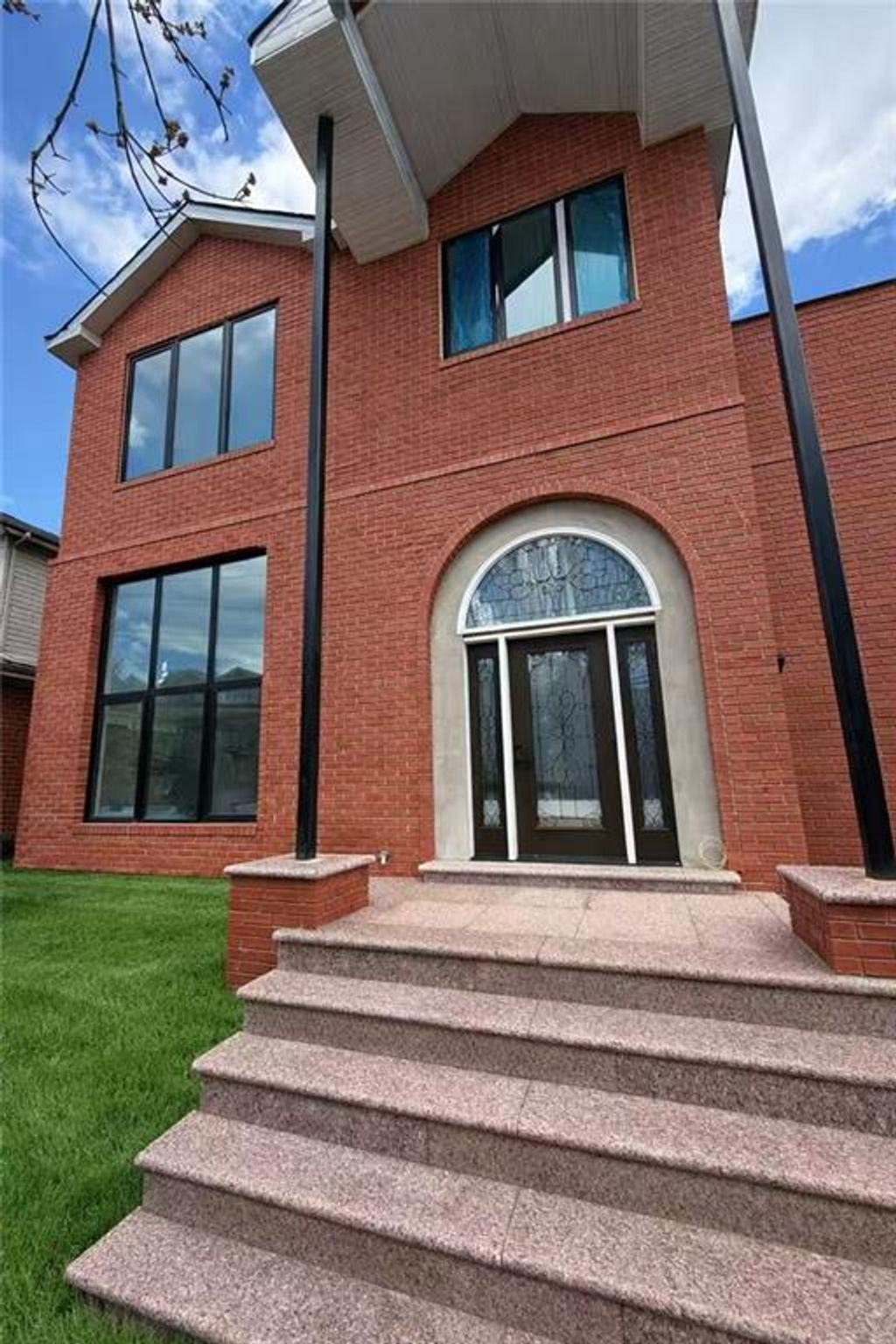 Photo of 25 Grasmere Avenue, Staten Island, NY 10304 (MLS # 500233)