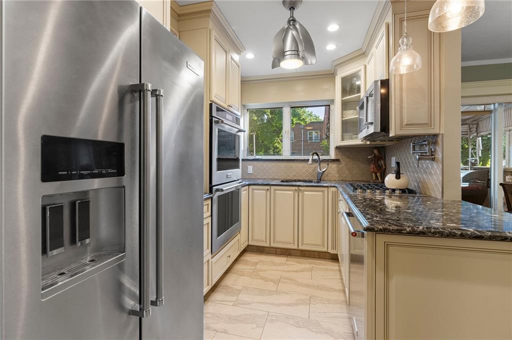 2472 Stuart Street, Brooklyn, New York image 12