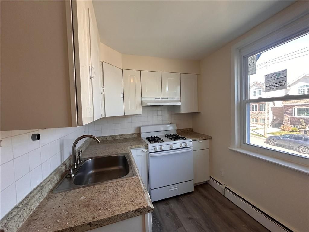 Photo of 59 Saint Marys Avenue, State Island, NY 10305 (MLS # 500052)