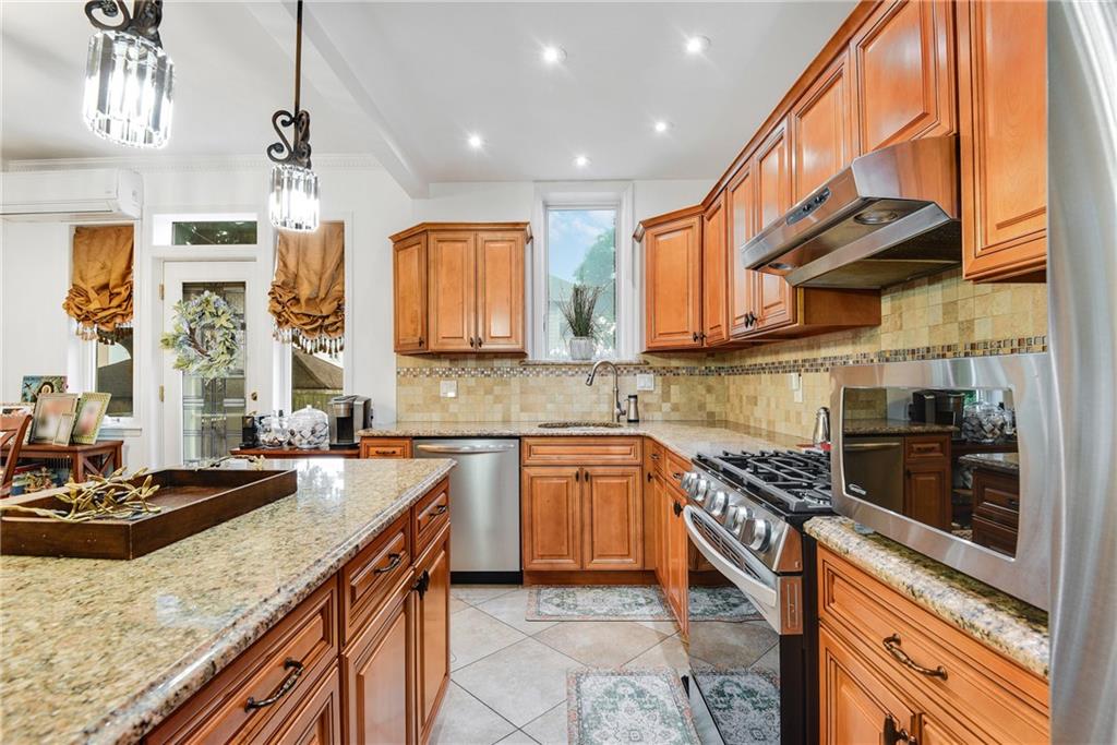 880 Bay Ridge Avenue, Brooklyn, New York image 5