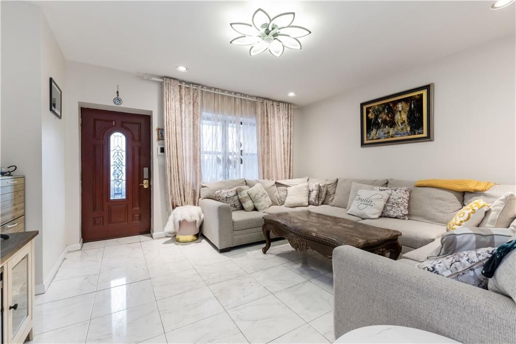 Photo of 9424 Fort Hamilton Parkway, Brooklyn, NY 11209 (MLS # 498041)