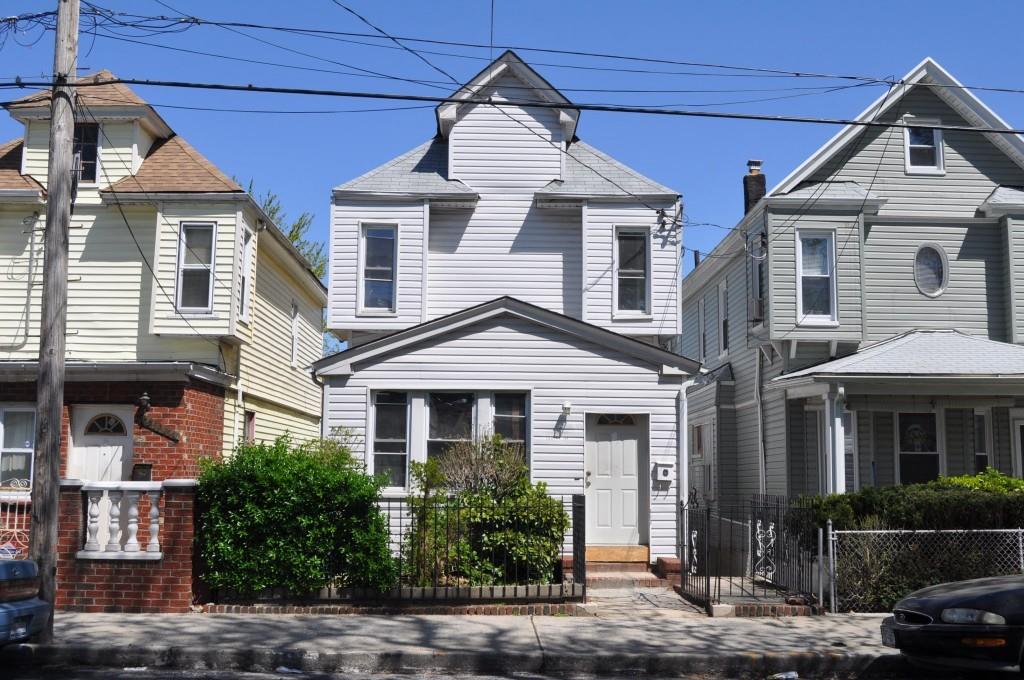 109-41 164th Street, Jamaica, New York image 1