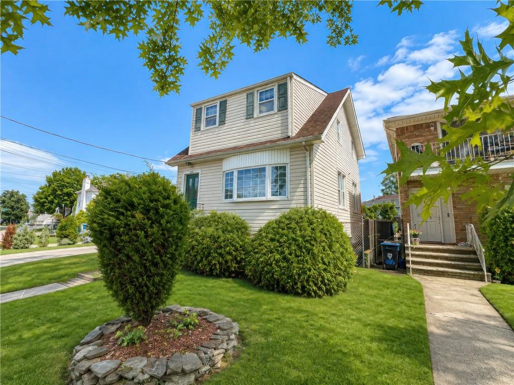 Photo of 738 woodrow Road, State Island, NY 10312 (MLS # 504142)
