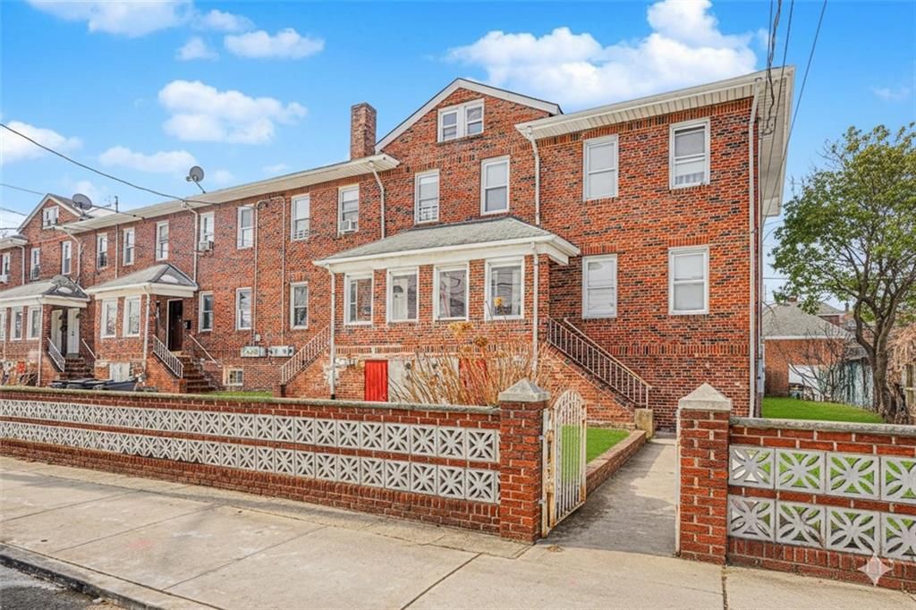 Photo of 53 Grant Place, Staten Island, NY 10306 (MLS # 498868)