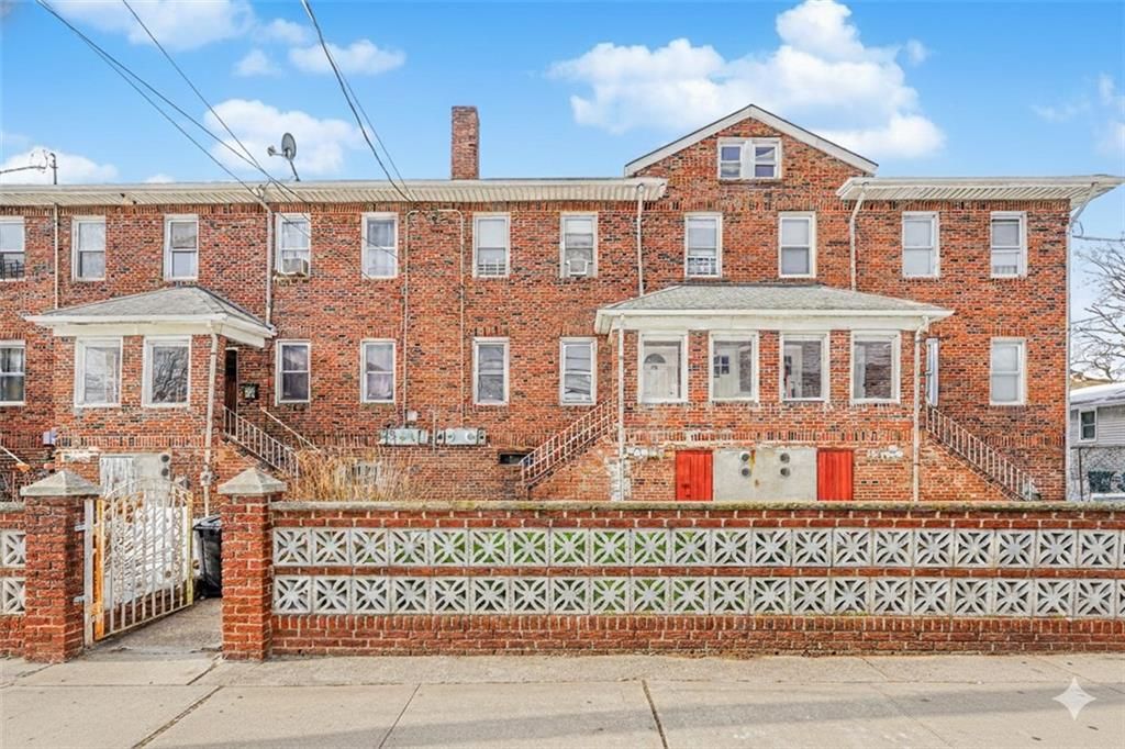 Photo of 53 Grant Place, Staten Island, NY 10306 (MLS # 498868)