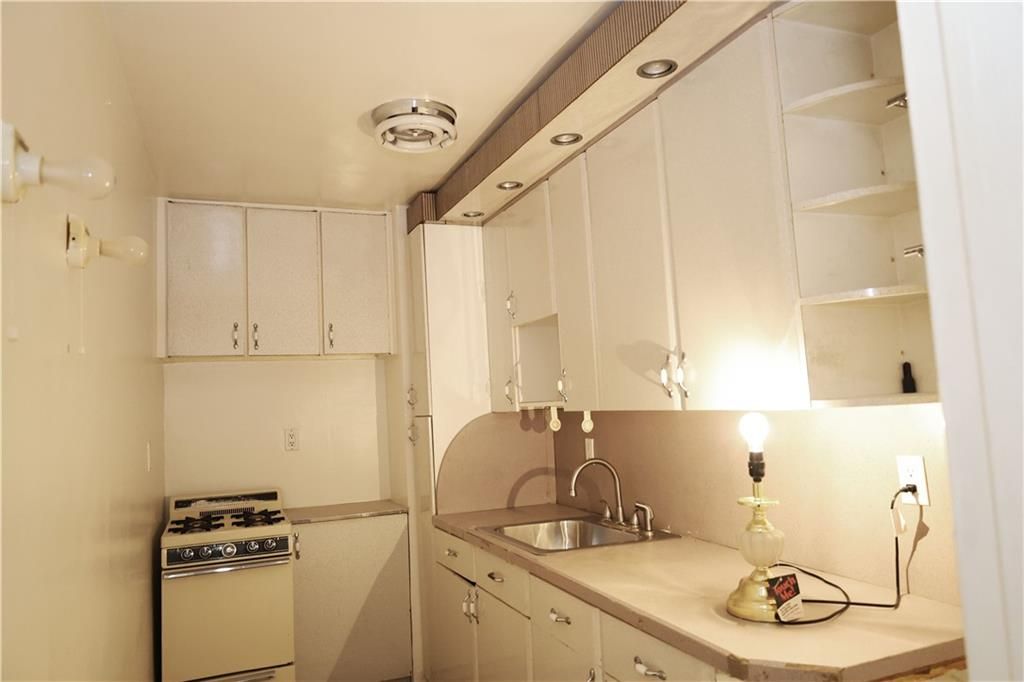 Photo of 415 Beverly Road #3J, Brooklyn, NY 11218 (MLS # 496331)