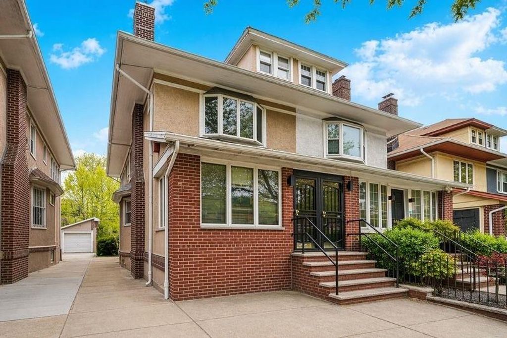 Photo of 648 Bay Ridge Parkway, Brooklyn, NY 11209 (MLS # 501363)