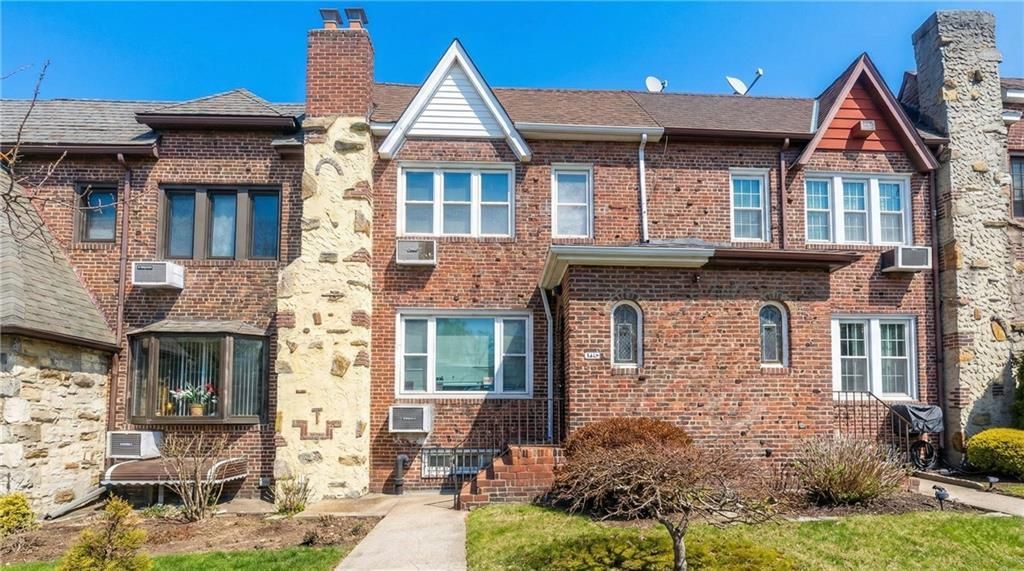 Photo of 64-61 82nd Place, Middle Village, NY 11379 (MLS # 499037)