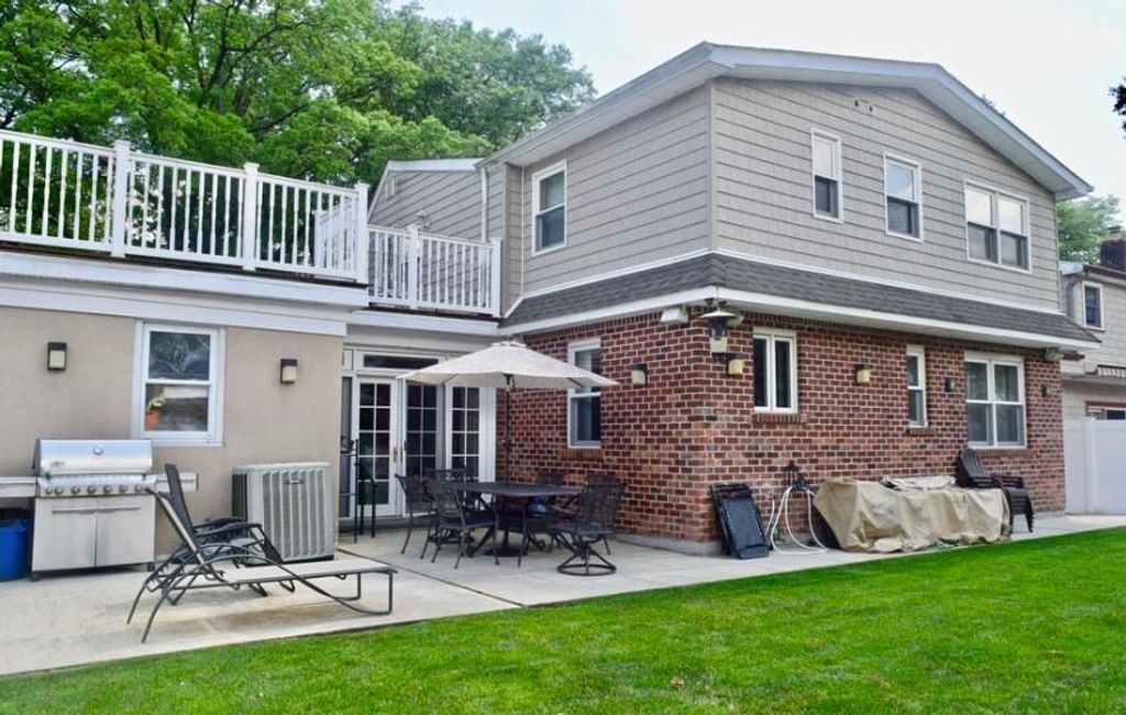 Photo of 45 College Avenue, Staten Island, NY 10314 (MLS # 499225)