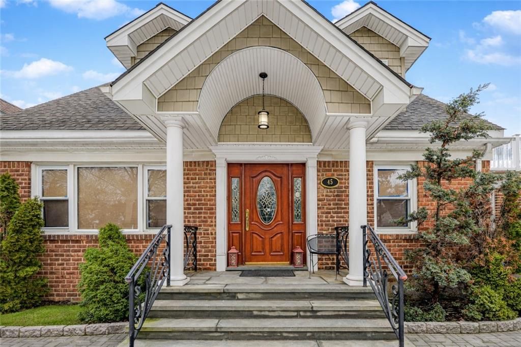 Photo of 45 College Avenue, Staten Island, NY 10314 (MLS # 499225)