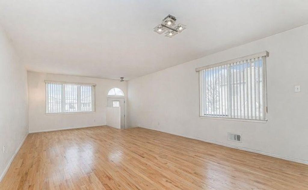 Photo of 1167 Rockland Avenue, Staten Island, NY 10314 (MLS # 500714)