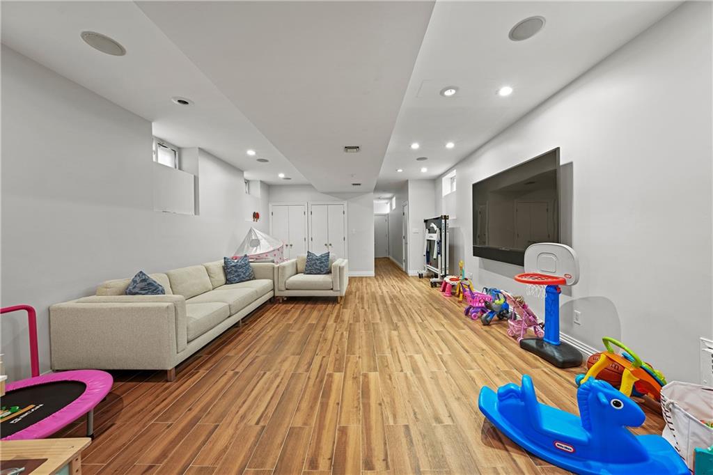 961 7th Street, Brooklyn, New York image 25
