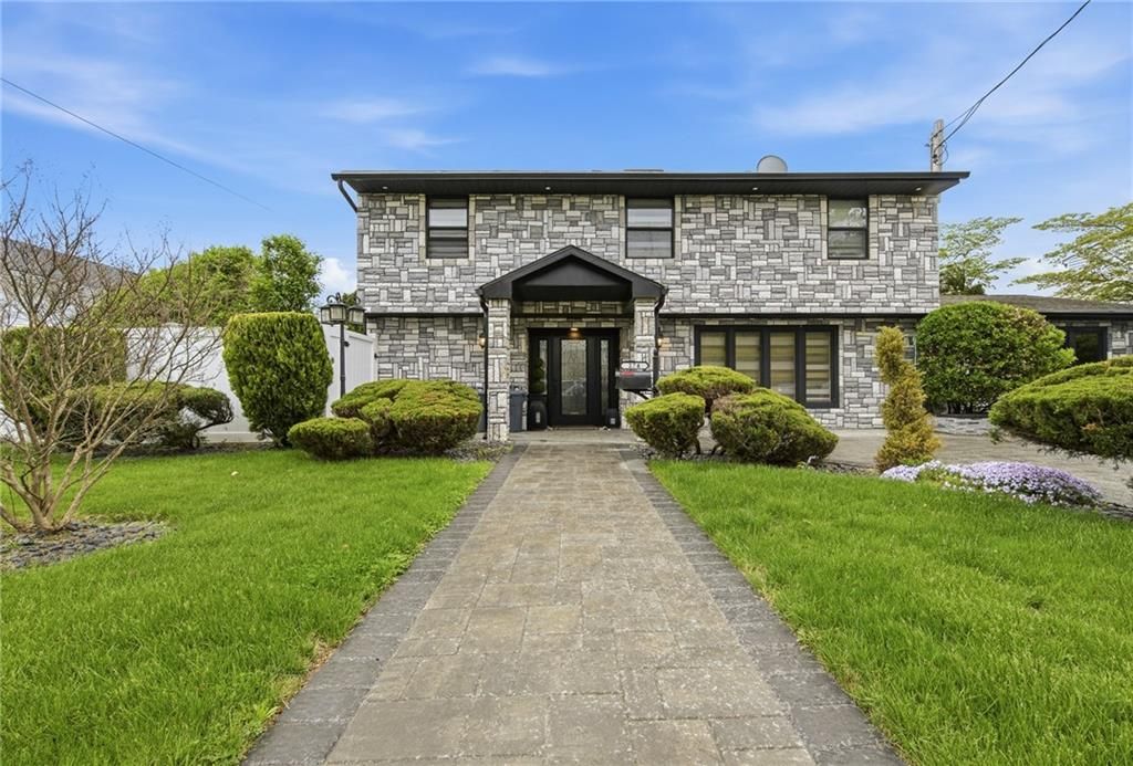 Photo of 274 Utica Avenue, Massapequa, NY 11758 (MLS # 501511)