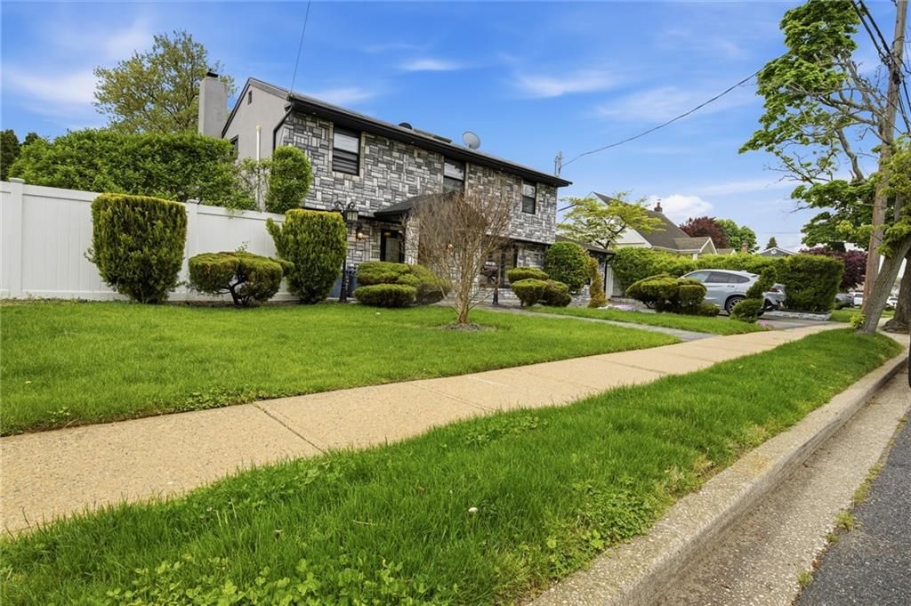 Photo of 274 Utica Avenue, Massapequa, NY 11758 (MLS # 501511)