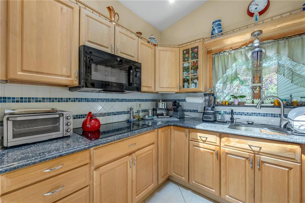 3496 Bay Front Drive, Baldwin, New York image 11