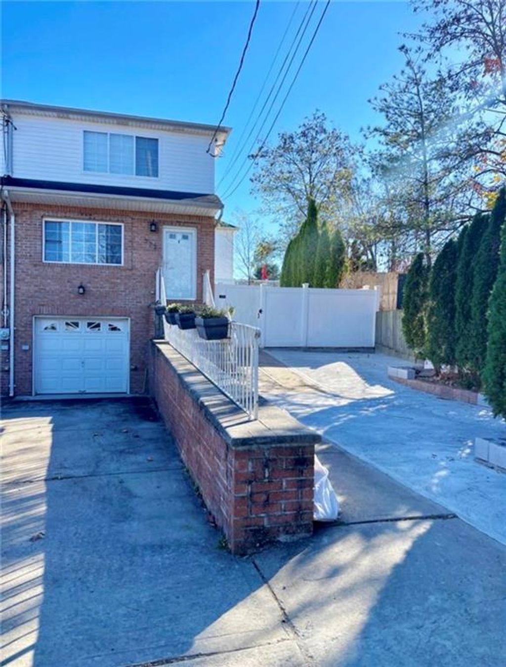 Photo of 372 Maryland Avenue, Staten Island, NY 10305 (MLS # 499184)