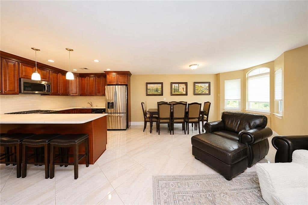 Photo of 23 Wiltshire Lane, Staten Island, NY 10309 (MLS # 503776)