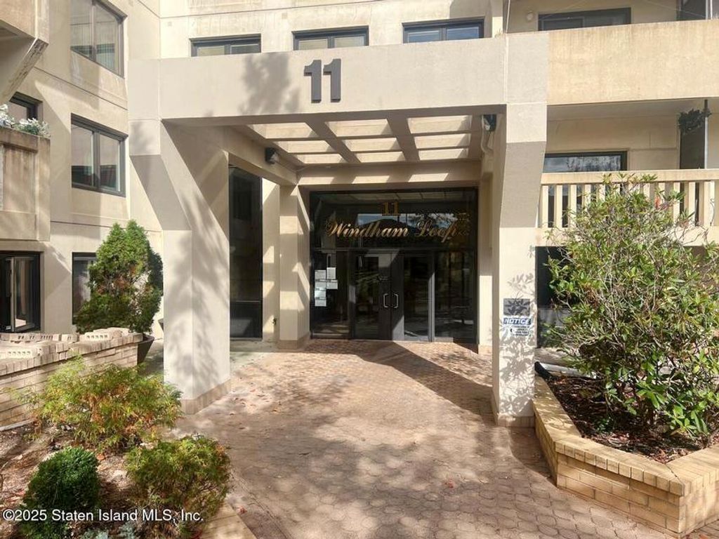 Photo of 11 Windham Loop #2FF, Staten Island, NY 10314 (MLS # 499418)