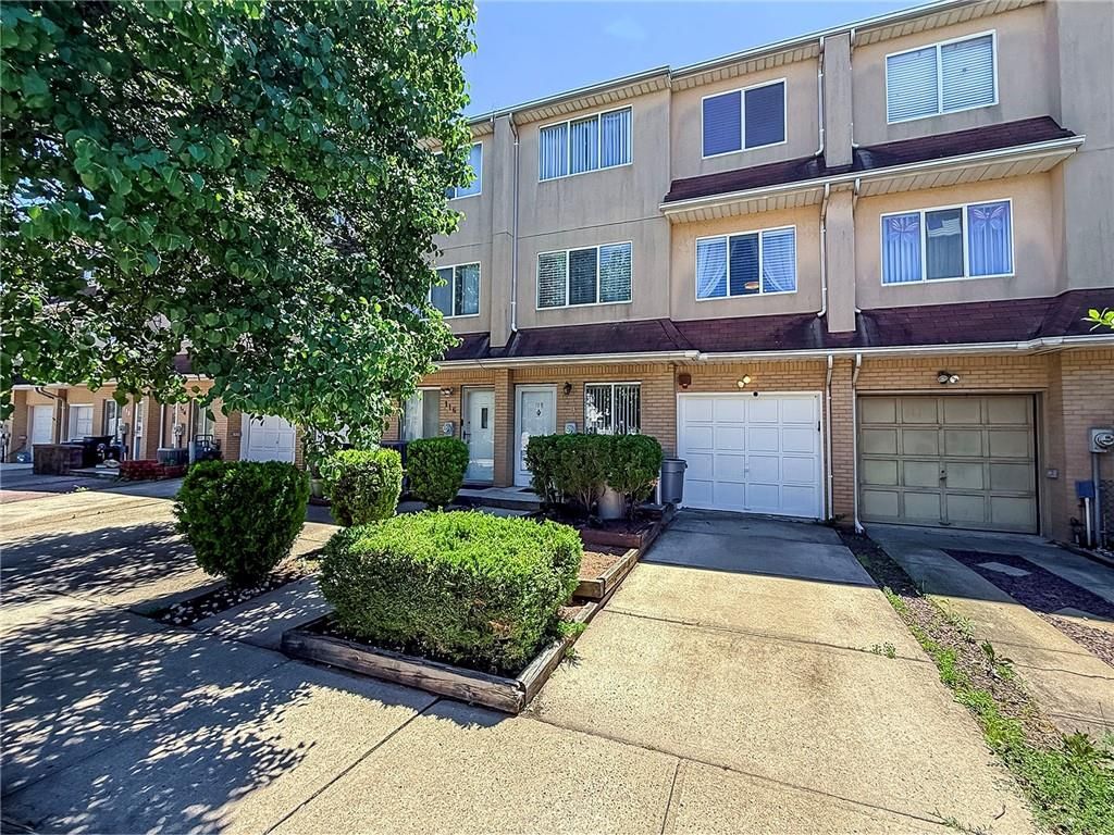 Photo of 118 Wirt Avenue, Staten Island, NY 10309 (MLS # 502369)