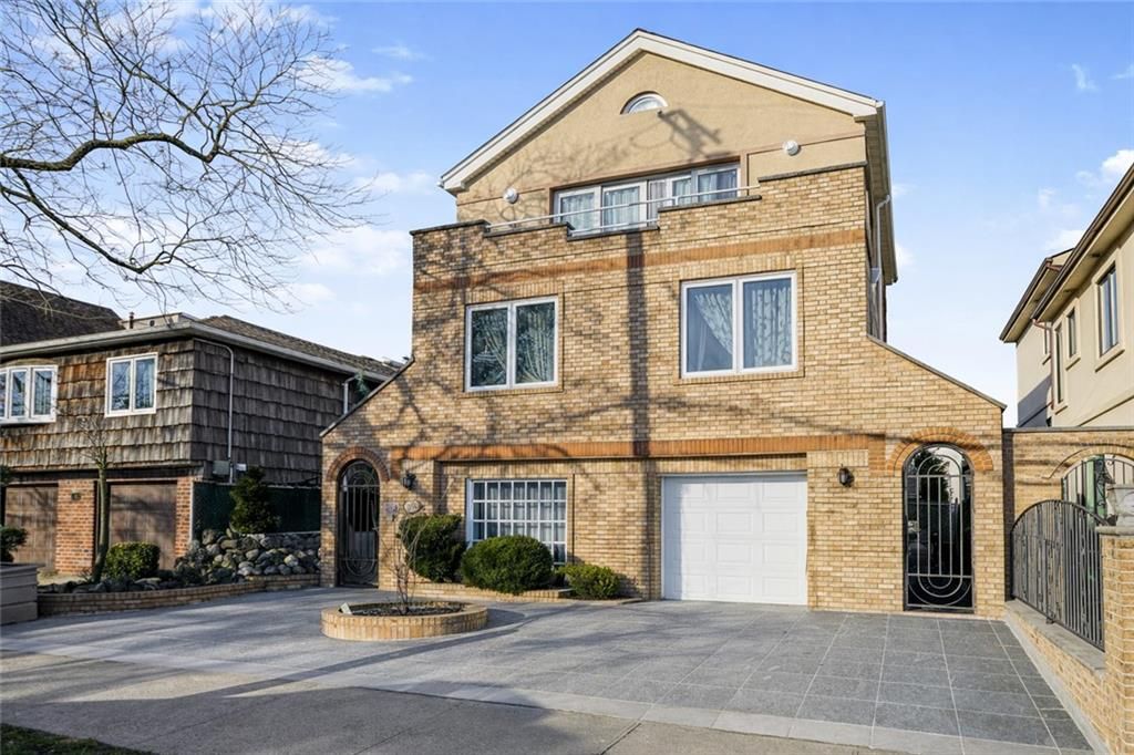 Photo of 215 Arkansas Drive, Brooklyn, NY 11234 (MLS # 498618)