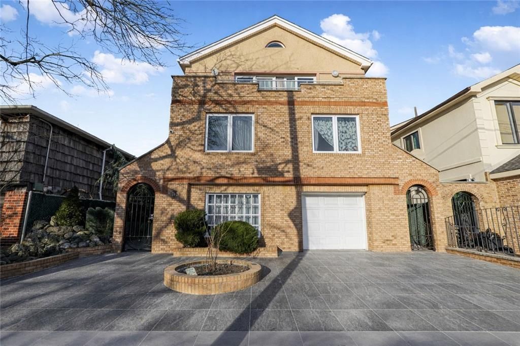 Photo of 215 Arkansas Drive, Brooklyn, NY 11234 (MLS # 498618)