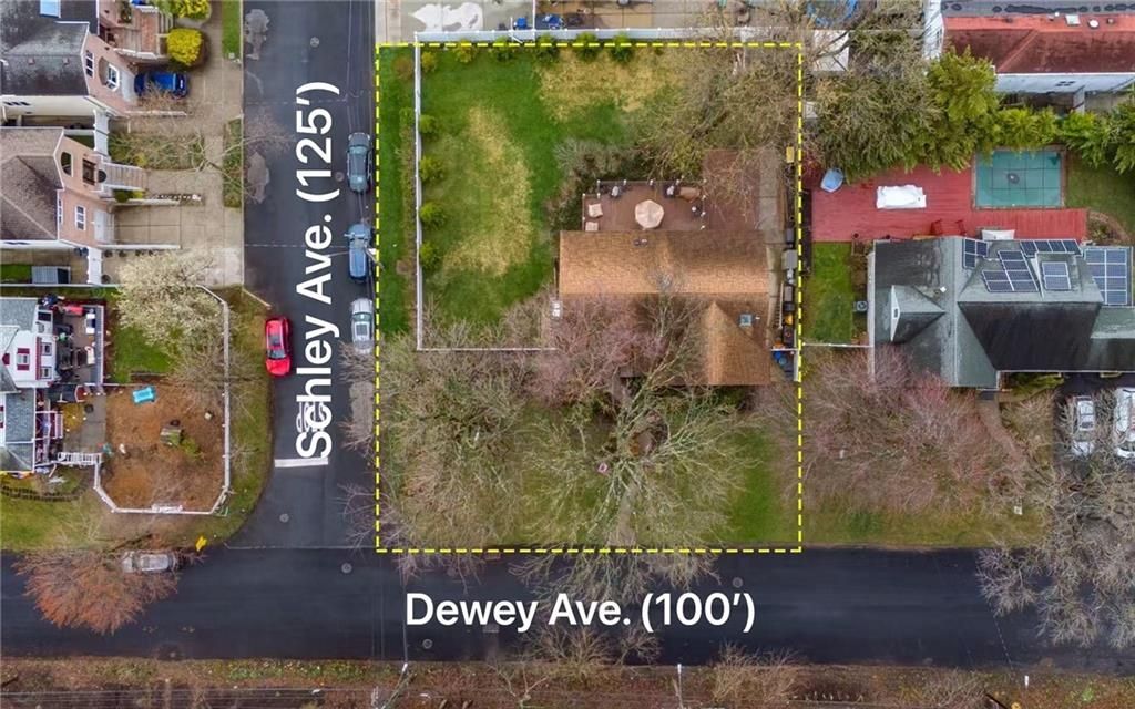Photo of 214 Dewey Avenue, Staten Island, NY 10308 (MLS # 500210)