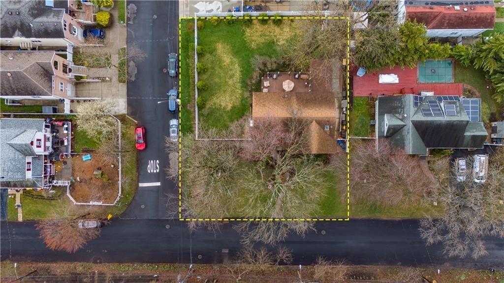 Photo of 214 Dewey Avenue, Staten Island, NY 10308 (MLS # 500210)